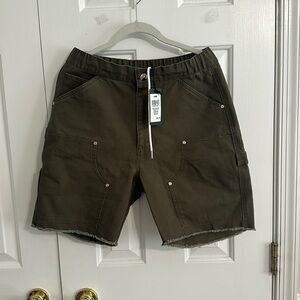 footlocker cargo shorts - medium